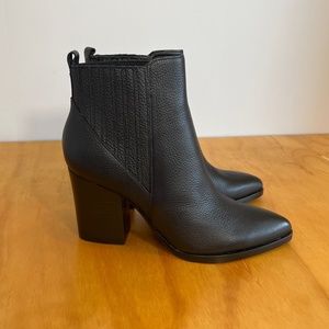 Marc Fisher Boots Alva Pointy Toe Black Leather Stacked Heel Bootie NEW Size 8.5